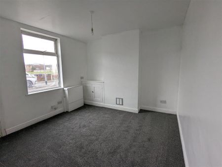 4 bedroom terraced house to rent - Photo 5