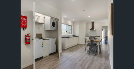 NEAR NEW FULLY FURNISHED, DESIGNER STUDIO APARTMENT – BILLS INCLUDED! - Photo 3