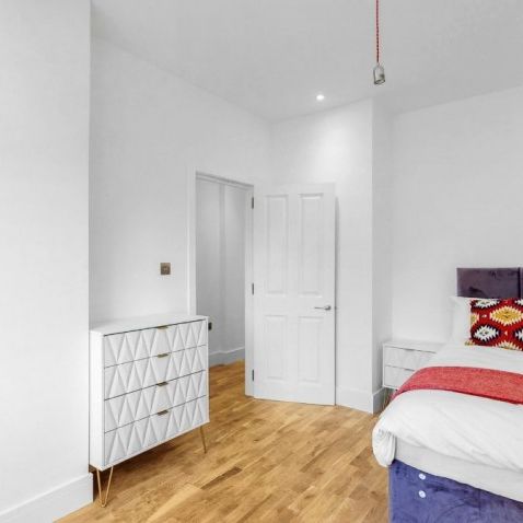 Mora Road, London - Photo 1