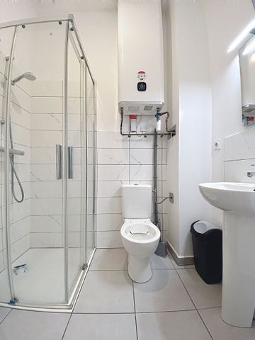 Appartement à louer - REIMS- HYPER CENTRE - Photo 4