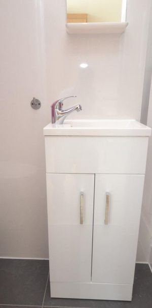 1 bedroom Flat To Let - Photo 1