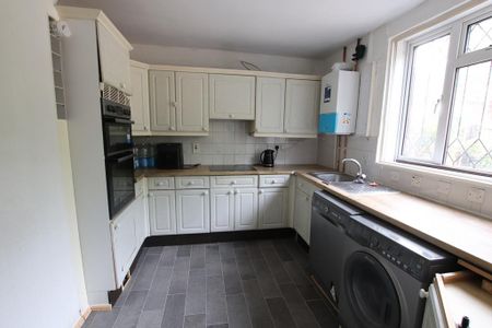 3 bedroom terraced house to rent - Photo 5