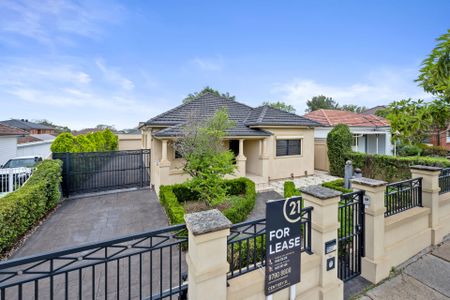 Stunning 3 Bedroom Family Home - Photo 5