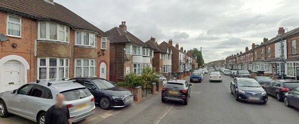 3 Bed Semi-Detached House, Warren Road, B8 - Photo 1