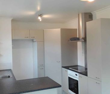 Fully insulated 3 bedroom 1 bathroom home - Photo 4