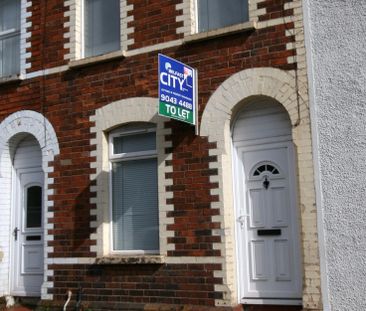 20 Donegall Avenue, Belfast, BT12 6LX - Photo 3