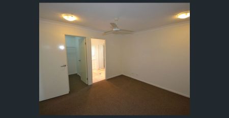 Comfort, space, and convenience – all in one family home! - Photo 4