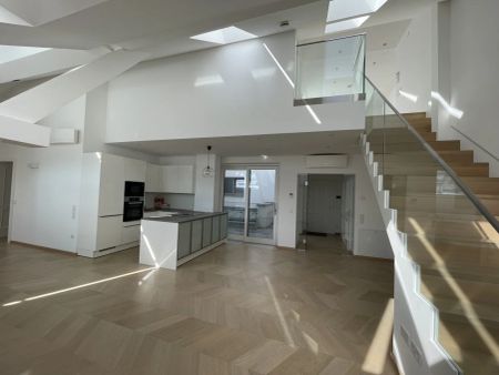 4 Zimmer-Maisonetten-Wohnung mit einer Terrasse und Studio - Foto 4