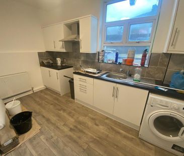 3 bedroom terraced house to rent - Photo 4