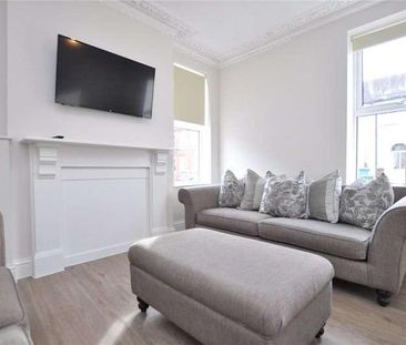 Flat A, James House, Grosvenor Road, Aldershot, Hampshire, GU11 - Photo 1