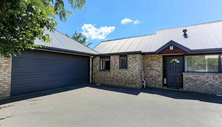 ST ALBANS - 3 BEDROOM, 2 BATHROOM - Photo 5