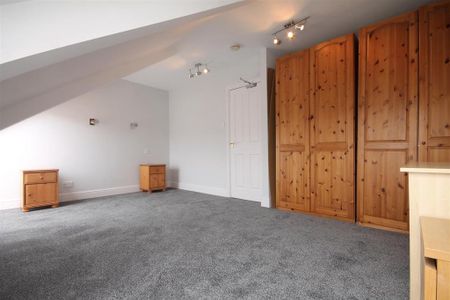 4 bedroom maisonette to rent - Photo 3