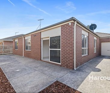 Beautifully Presented Home with Everything You Need - Photo 6