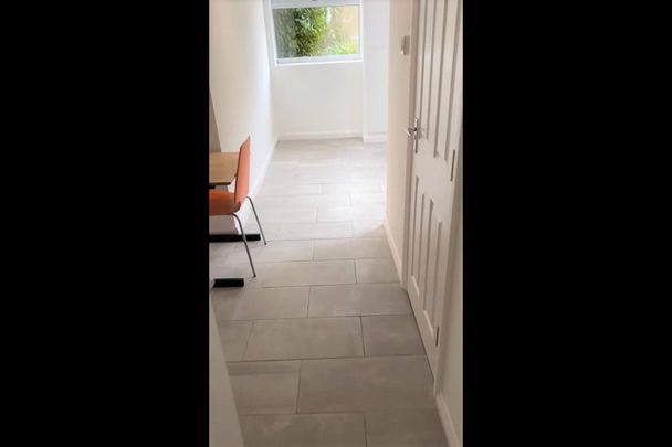 6 Bed Terraced House, Agnes Street, BN2 - Photo 1