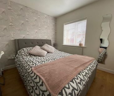 3 bedroom end of terrace house to rent - Photo 3