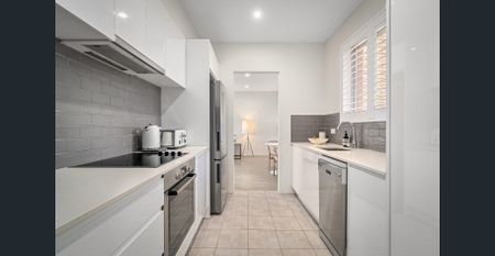 Renovated Apartment Moments from the Bay - Photo 4