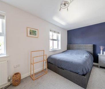 4 bedroom semi-detached house to rent - Photo 4