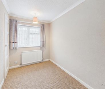 3 bedroom semi-detached house to rent - Photo 5