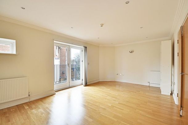 5 Bedroom House - Terraced to rent - Photo 1