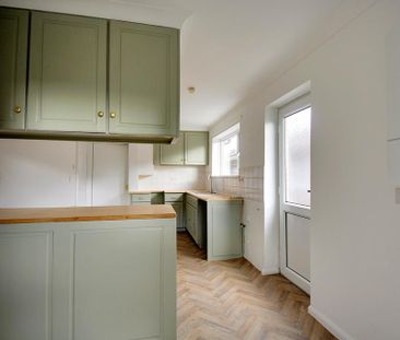 3 bedroom detached bungalow to rent - Photo 6