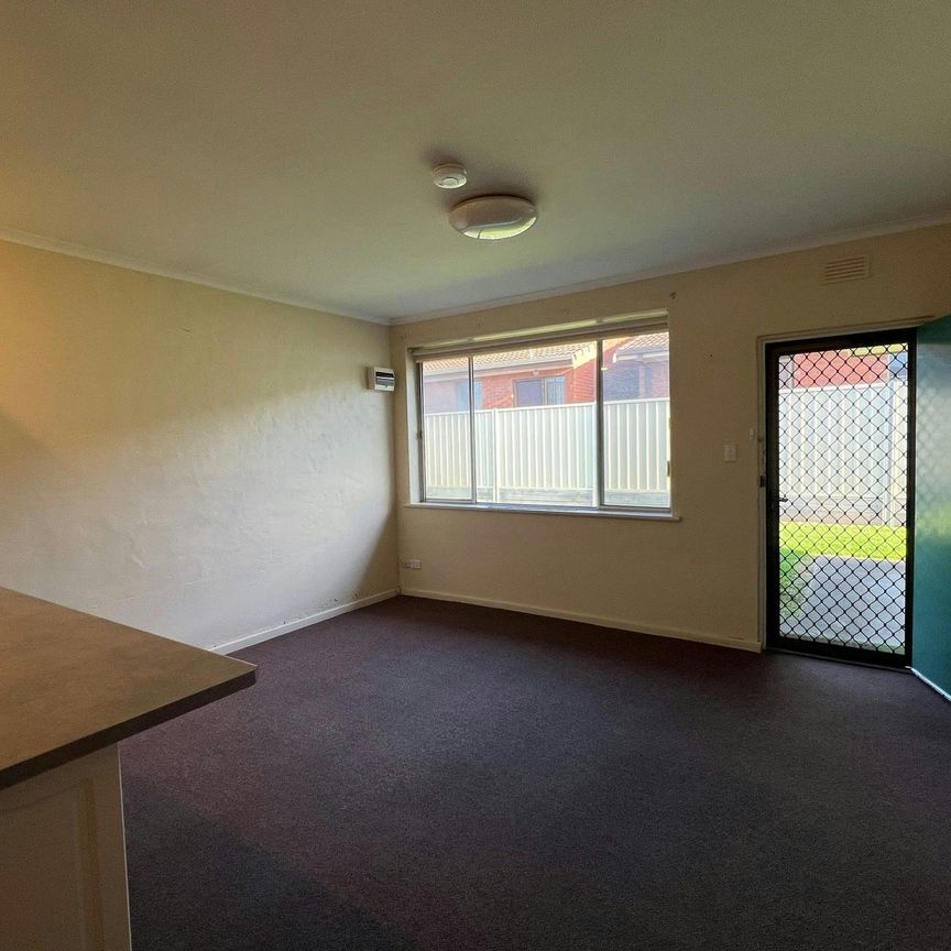 Neat and Tidy 3 Bedroom Unit! - Photo 1