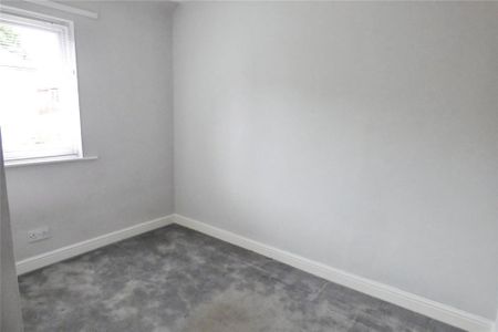 4 bedroom semi-detached house to rent - Photo 5