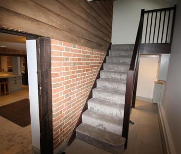 2 bedroom end of terrace house to rent - Photo 1