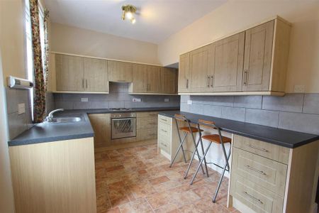 2 bedroom terraced house to rent - Photo 4