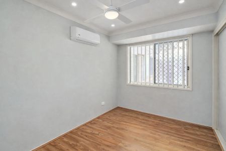 Spacious 4-Bedroom Family Home with Air-Conditioning Throughout - Photo 3