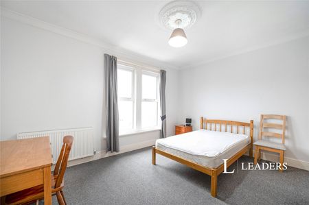 4 bedroom house to rent Delamere Road, Southsea, PO4 - Photo 5