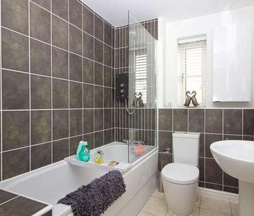 Old Stratford - A Quality Bedroom Townhouse Style Home, MK19 - Photo 5