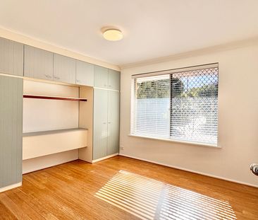 Well Presented 3 Bedroom Duplex - Photo 4