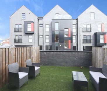 3 bedroom terraced house to rent - Photo 5