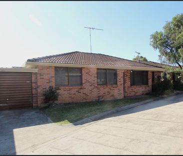 Well Maintained and Conveniently Located 2 bed Villa - Photo 6