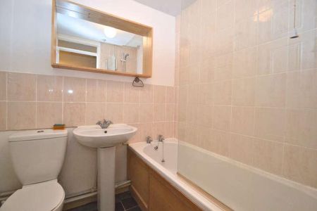 Minstrel Gardens, Surbiton, KT5 - Photo 4