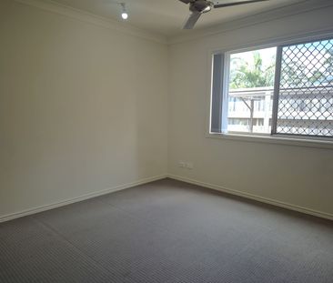 Comfortable Three Bedroom Family Home close to Robina Town Centre a... - Photo 5