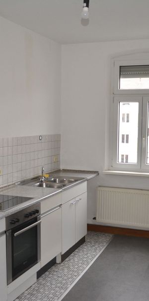 *Renoviert - 2 Zimmer - Bad mit Wanne und Fenster - Kücheneinrichtung möglich - frei* - Photo 1