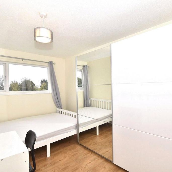 4 bedroom terraced house to rent - Photo 1
