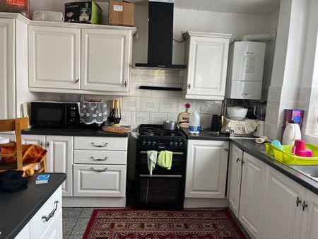 3 Bed Terraced House, Sangley Road, SE6 - Photo 5