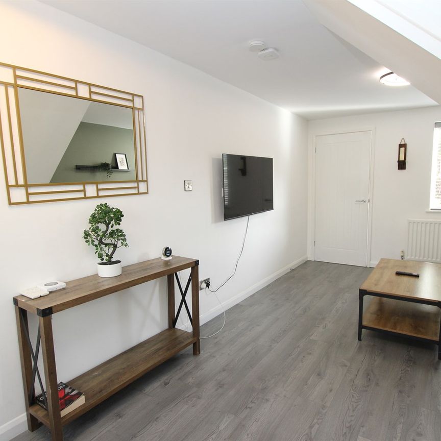 St. Georges Drive, NG2 - Photo 1