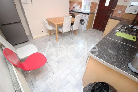 5 bedroom house to rent - Photo 2