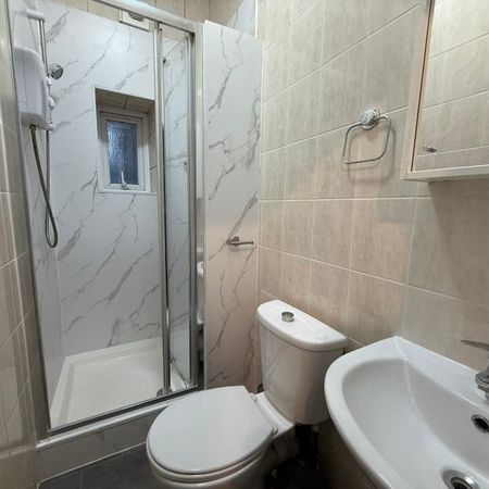 Studio Flat, Park Avenue, NW2 - Photo 4