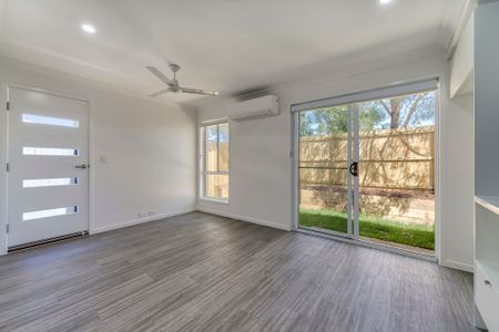 Modern & Low-Maintenance 2-Bedroom Duplex in Stoneleigh Reserve - Photo 2