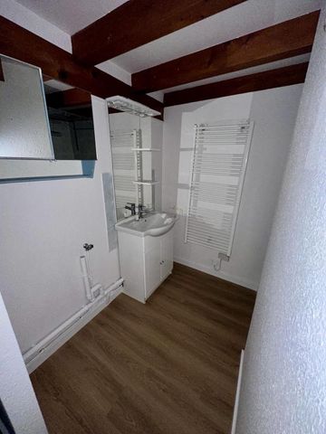 Location Appartement 2 pièces 46m² SAINTES 17100 - Photo 2