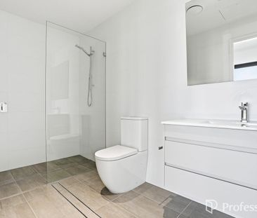 Brand New Luxury Home - Photo 6