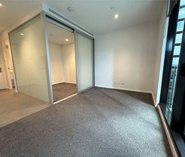 3104/618 Lonsdale Street - Photo 2