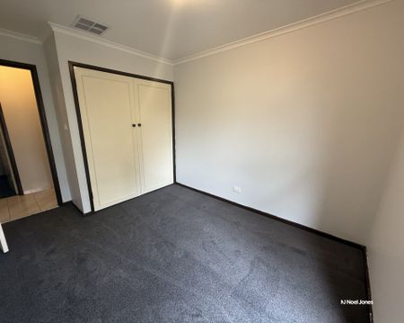15 Lawford Street, DONCASTER - Photo 2