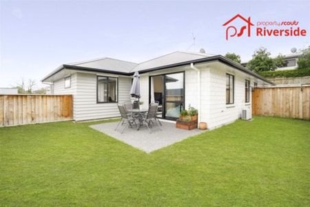 Modern 2-Bedroom, 2-Bathroom Gem in Forest Lake - Photo 4