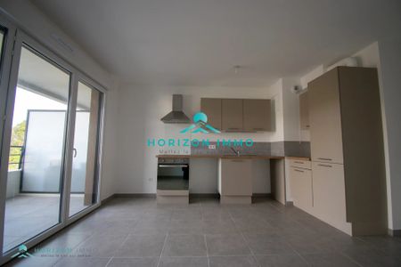 Location Appartement 2 pièces 42m² ST LAURENT DU VAR 06700 - Photo 4