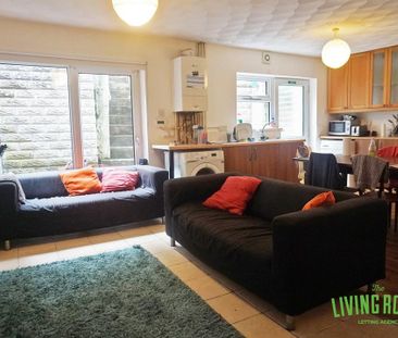 6 bedroom house to rent - Photo 2